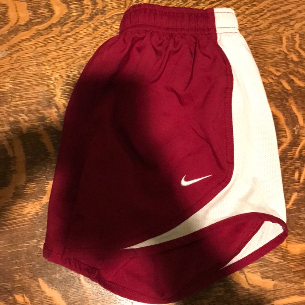 NIKE DRI FIT TEMPO SHORTS